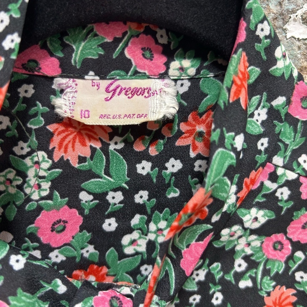 Vintage Long Sleeve Button Down Floral Shirt by Gregory. Womens size 10. - Picture 3 of 6
